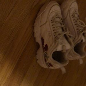 I’m selling files that are fully white with a rose design
